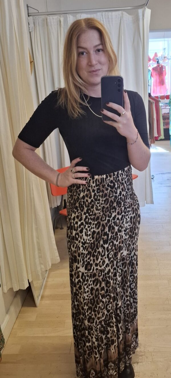 Boho nederdel med leo og print forneden - Image 6