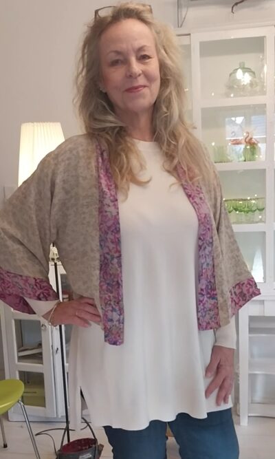 Cofur vendbar silkejakke.  One size